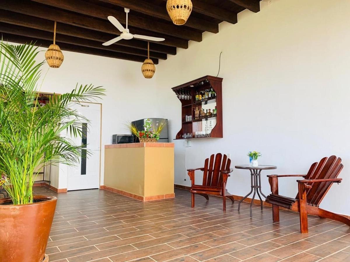 Gloria'S Hotel Estacahuite Экстерьер фото